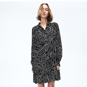 H&M Black and White Graphic Long Sleeve Dress